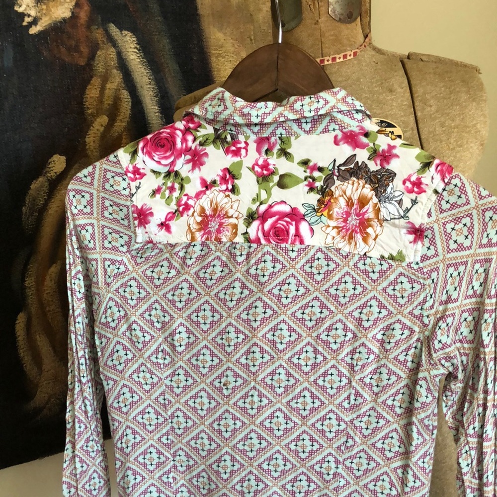 Shirt - Picture 3 of 3